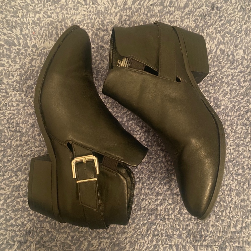 APT. 9 Ankle Boots